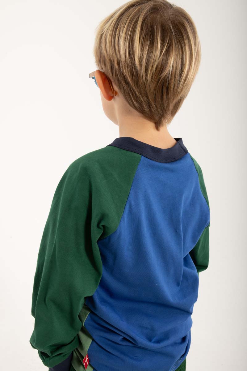 Multifarvet bluse til børn med viking