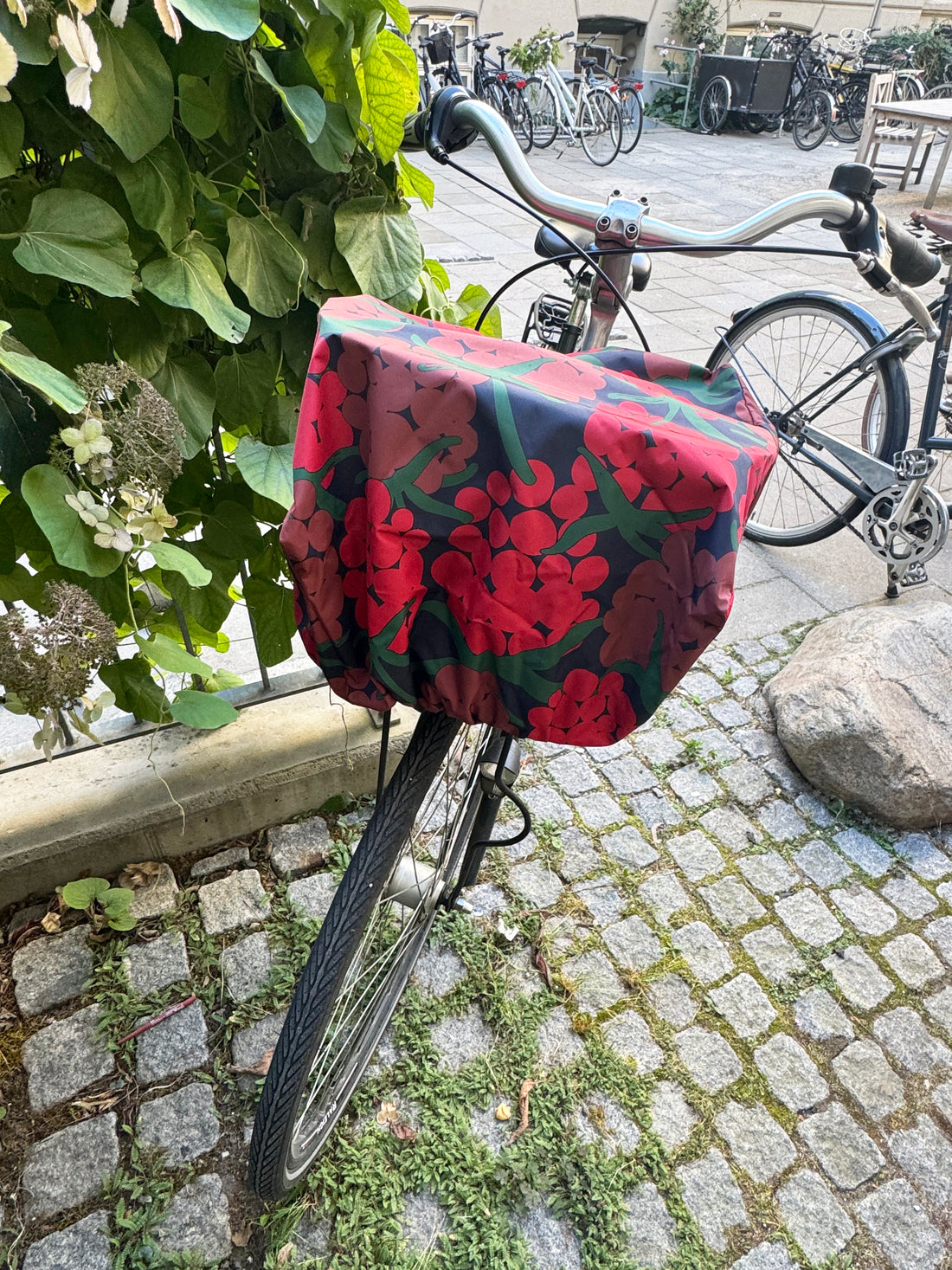 Danebikelover Cover Dk Red MAXIBERRY