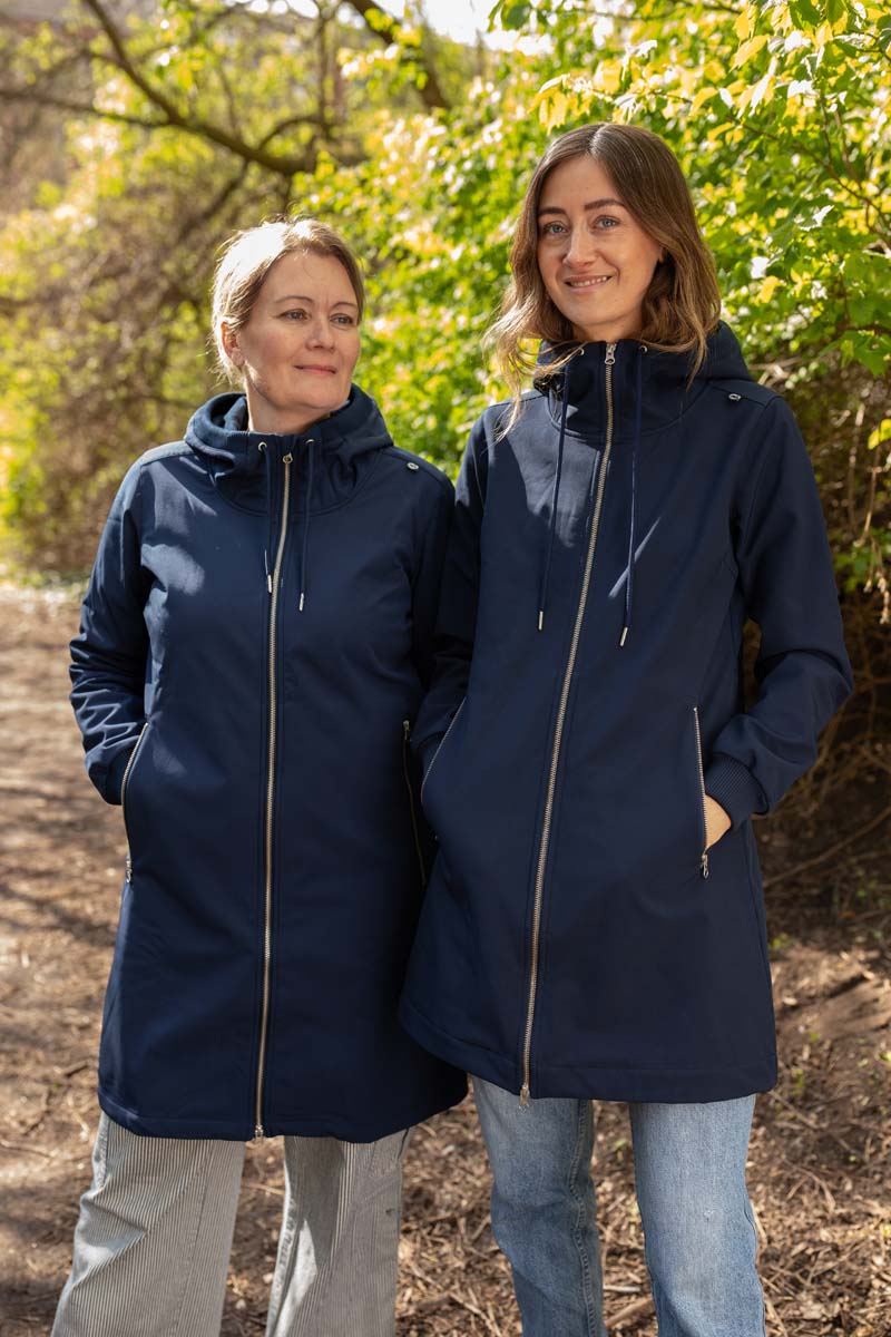 Navyblå softshellfrakke til kvinder fra Danefæ