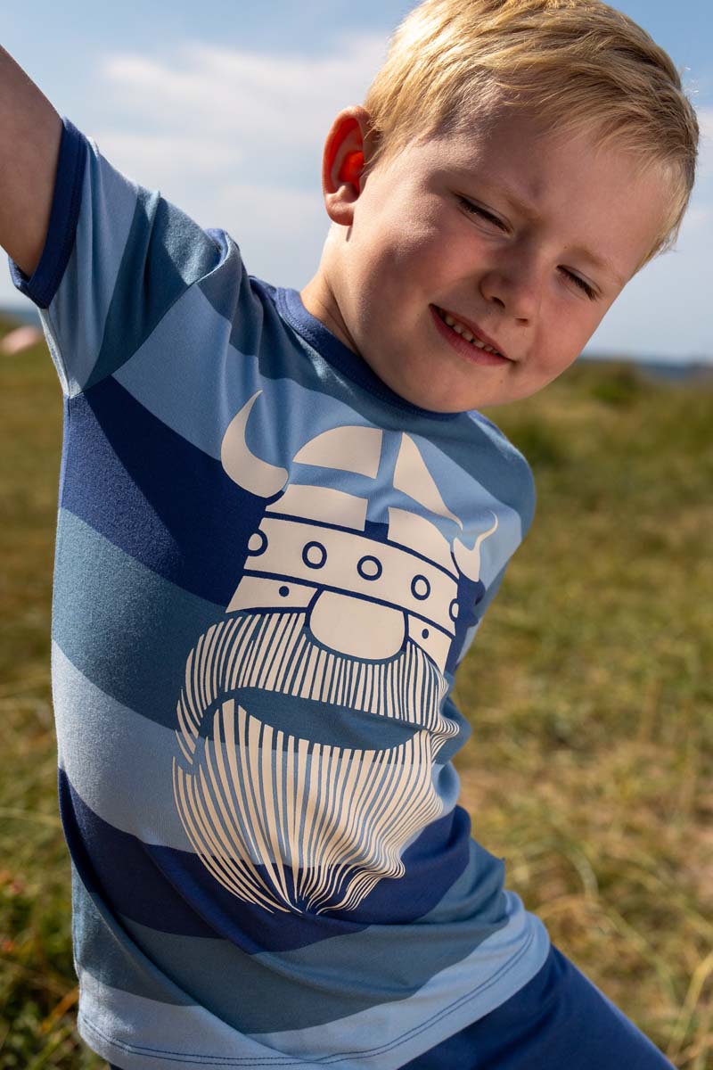 T-shirt med viking til børn