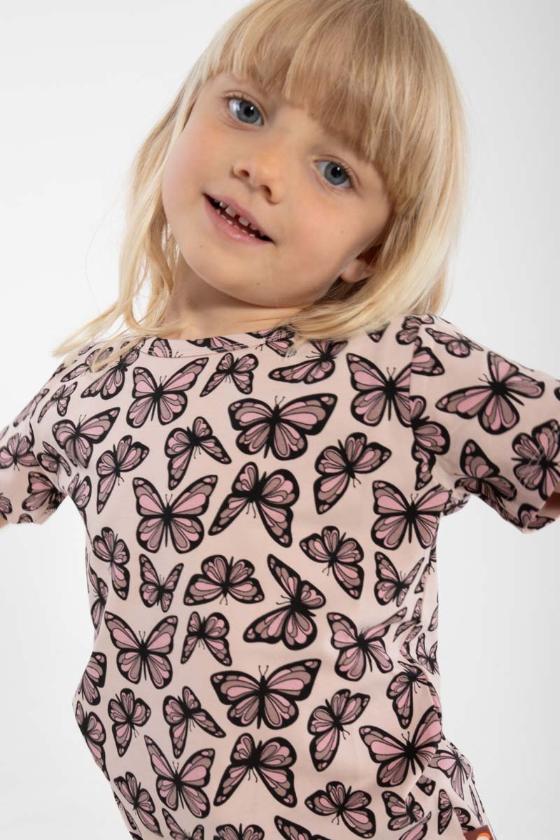 T-shirt til børn med sommerfugl
