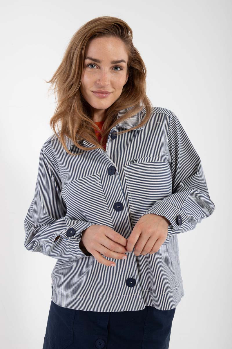 Flot canvasjakke med blå og hvide striber til kvinder