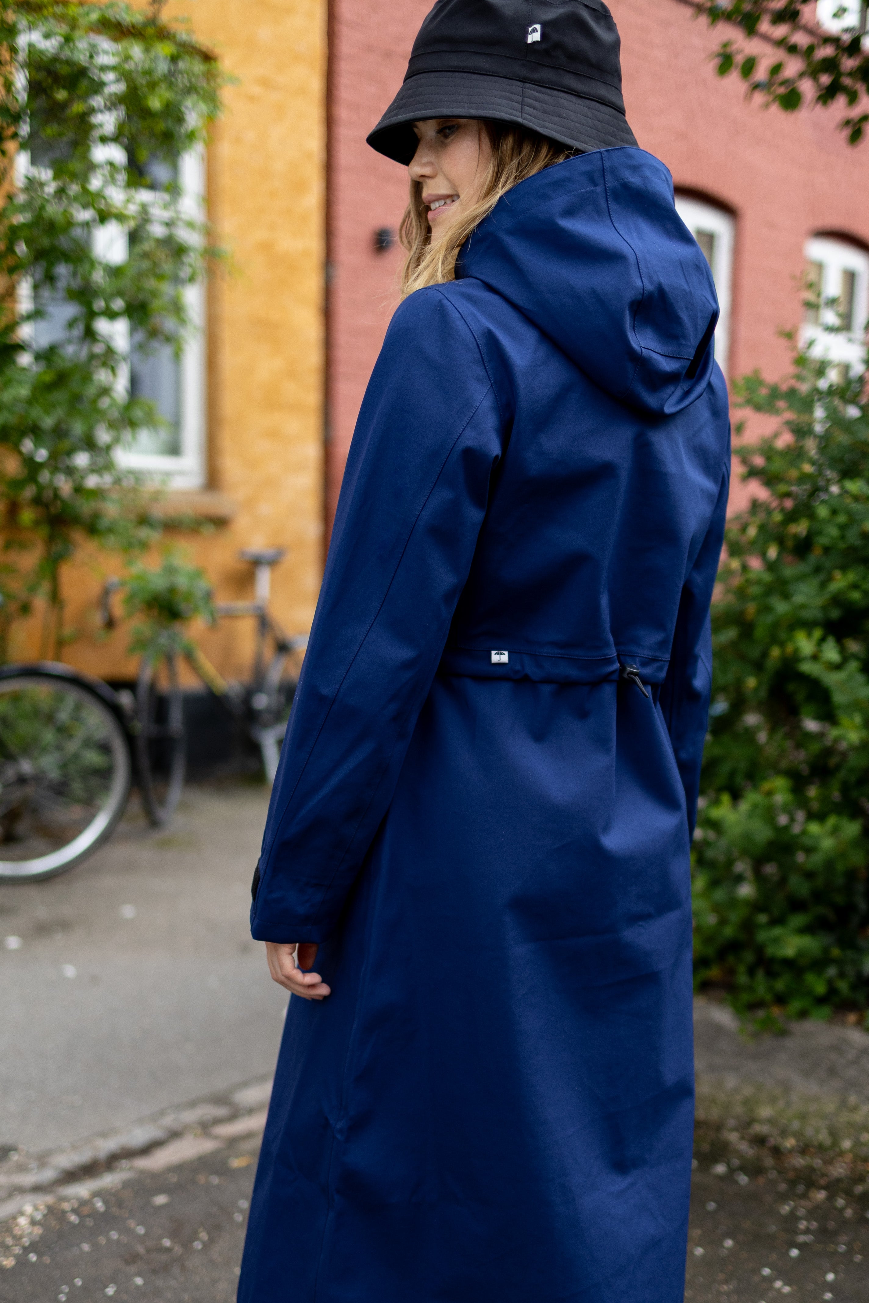 The Danedogwalker Raincoat Dk Navy