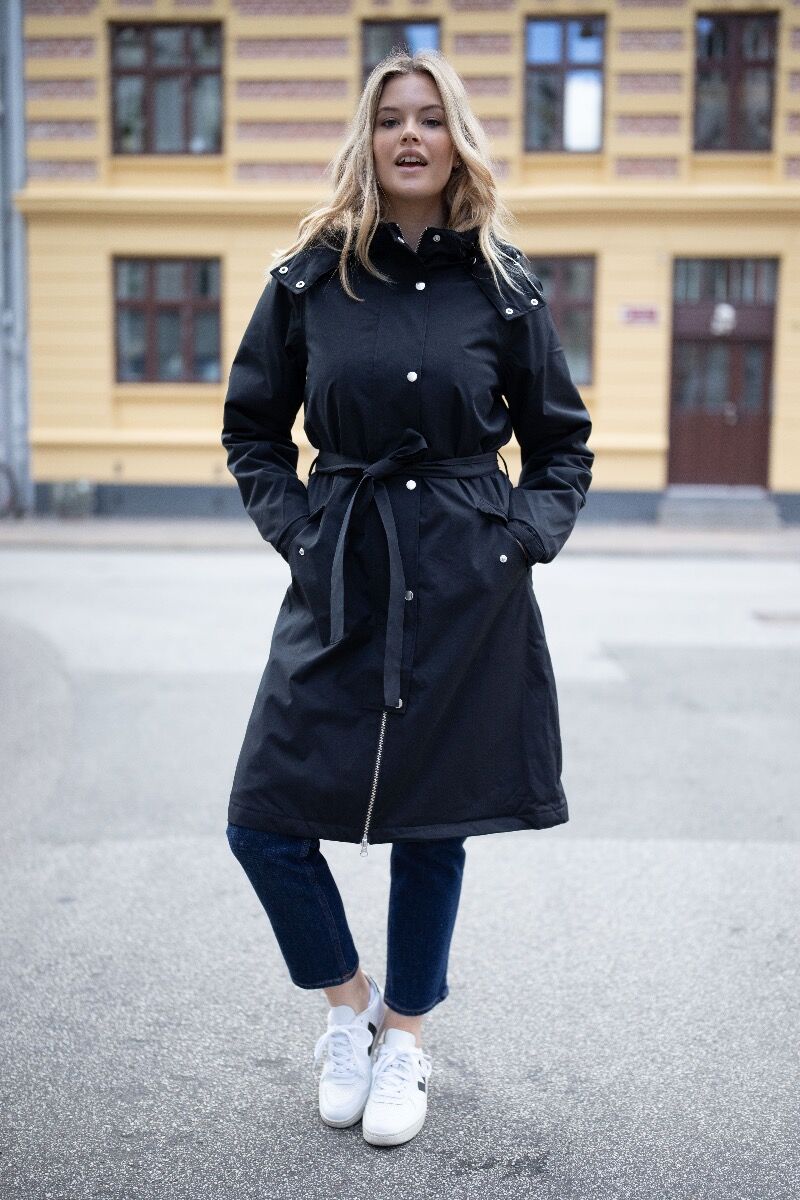 Regnfrakke til dame. Vinter regn frakke med foer.