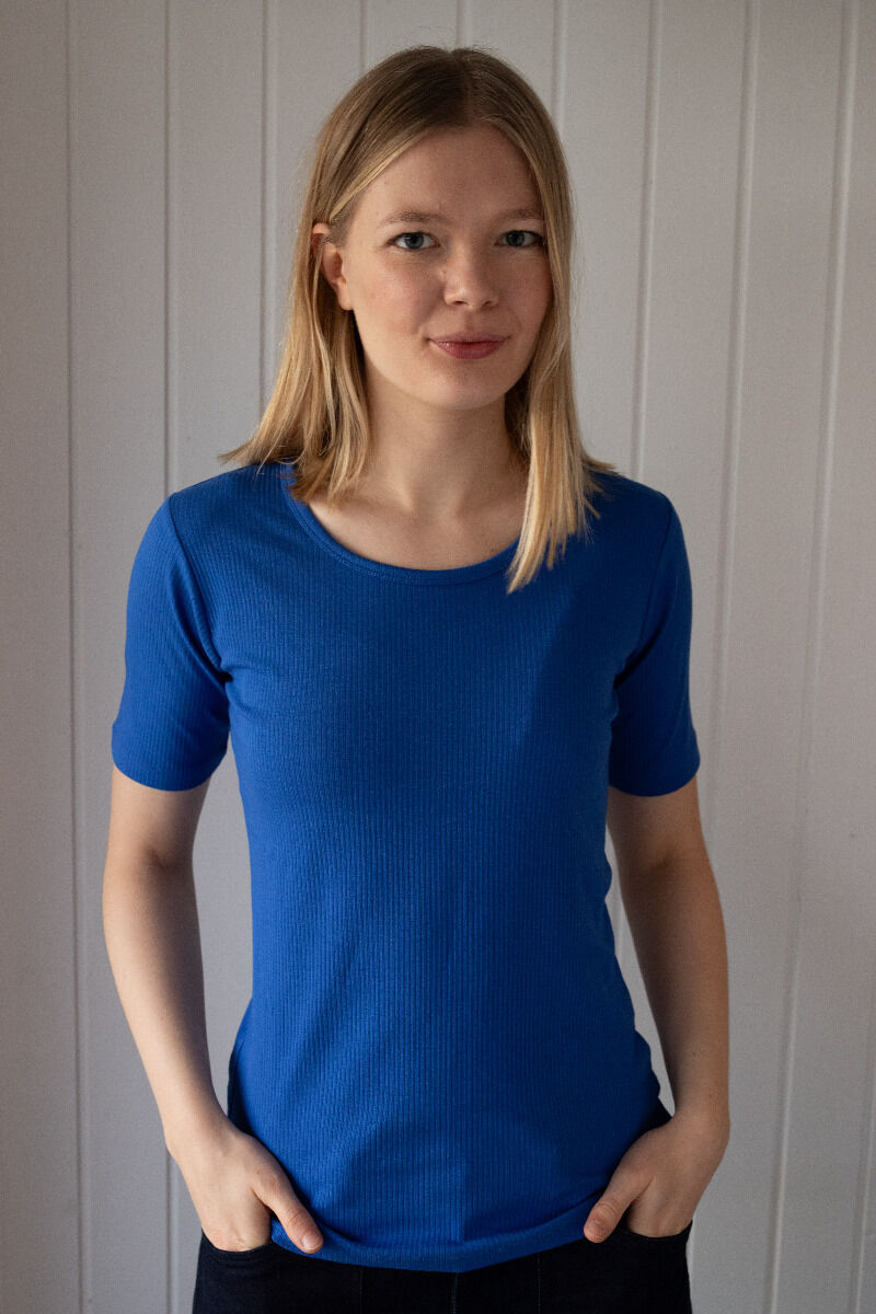 ESS - Danefriend Tee Klein Blue