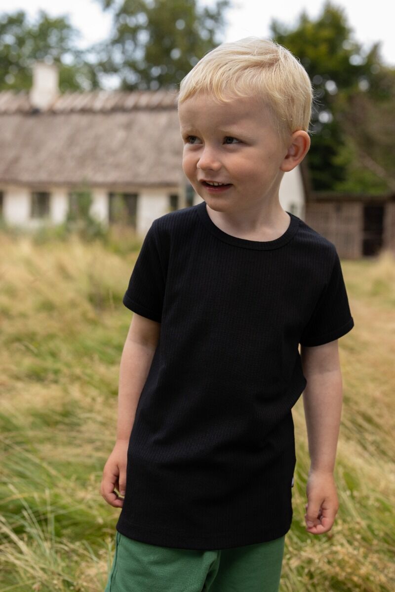 Skøn sort t-shirt til børn