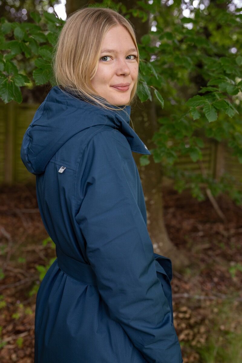 Regnfrakke til dame. Vinter regn frakke med foer.