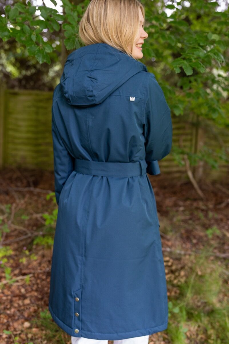 Regnfrakke til dame. Vinter regn frakke med foer.