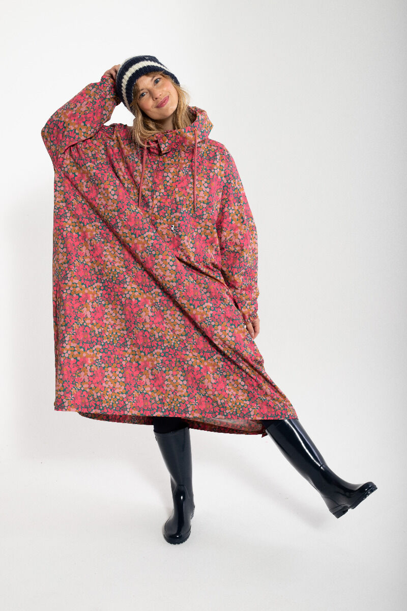 Regnponcho med mønster