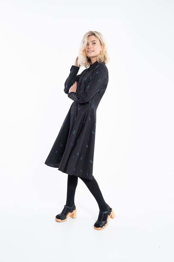 Daneribe Poplin Dress Black/Dark Duck MARKBLOMST