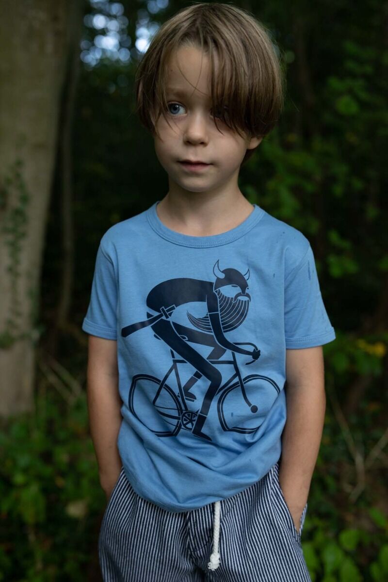 T-shirt til børn med viking på cykel