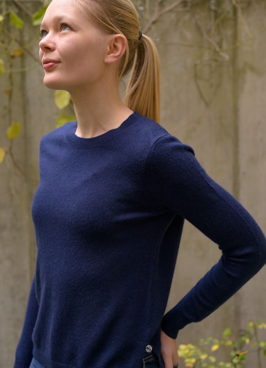 ESS - Cashmere Kiss Sweater Navy