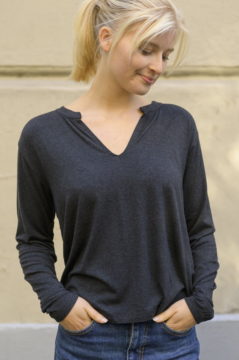 ESS - Danebaba Wool Blouse Black