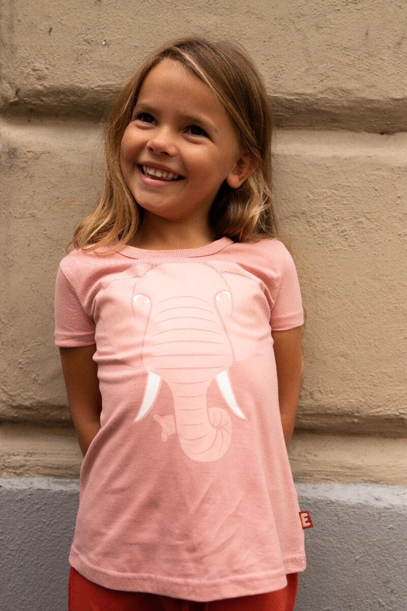 Kortærmet lyserød t-shirt til børn med print af elefant