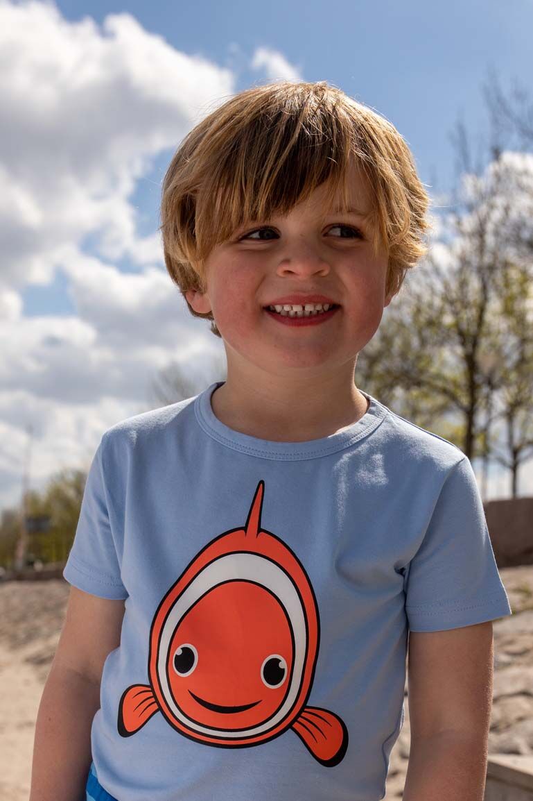 T-shirt til børn med klovnefisk