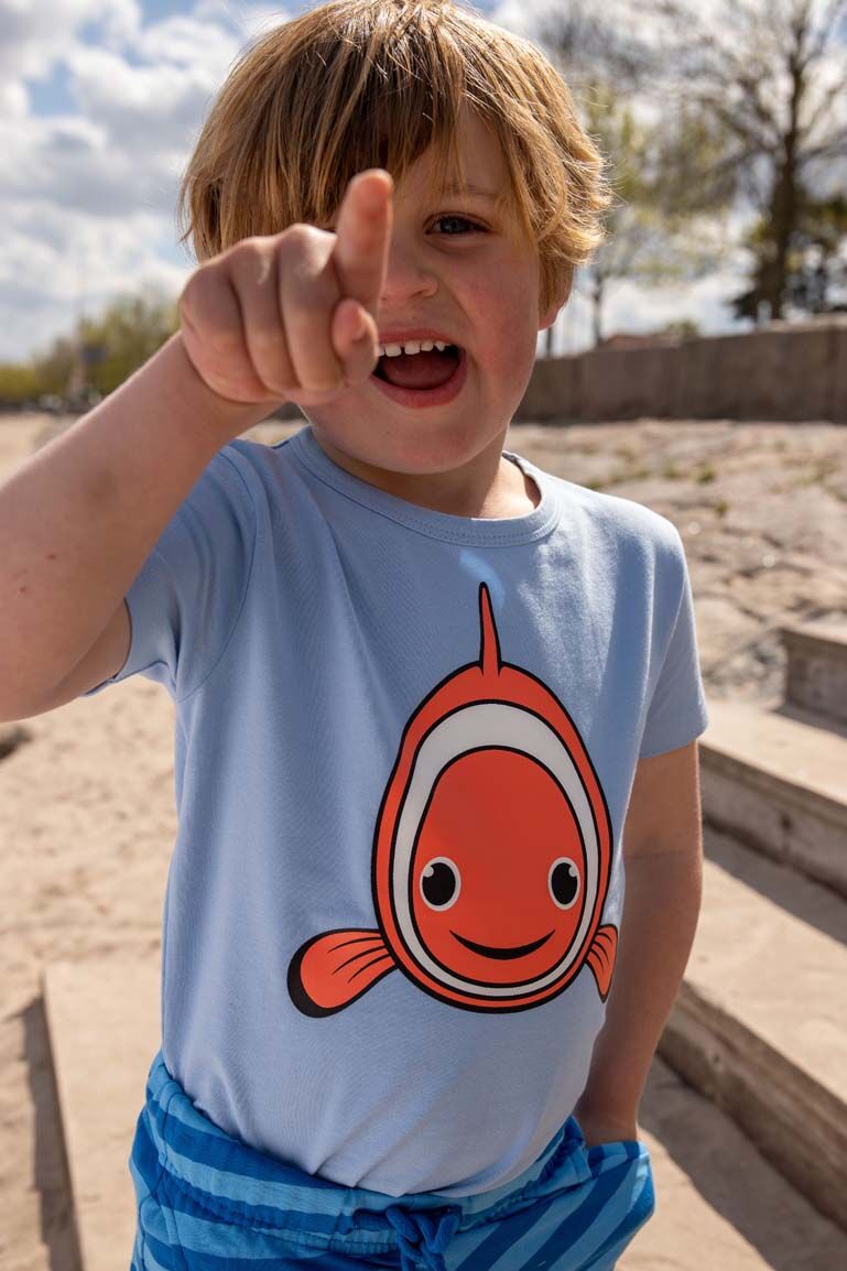 T-shirt til børn med klovnefisk