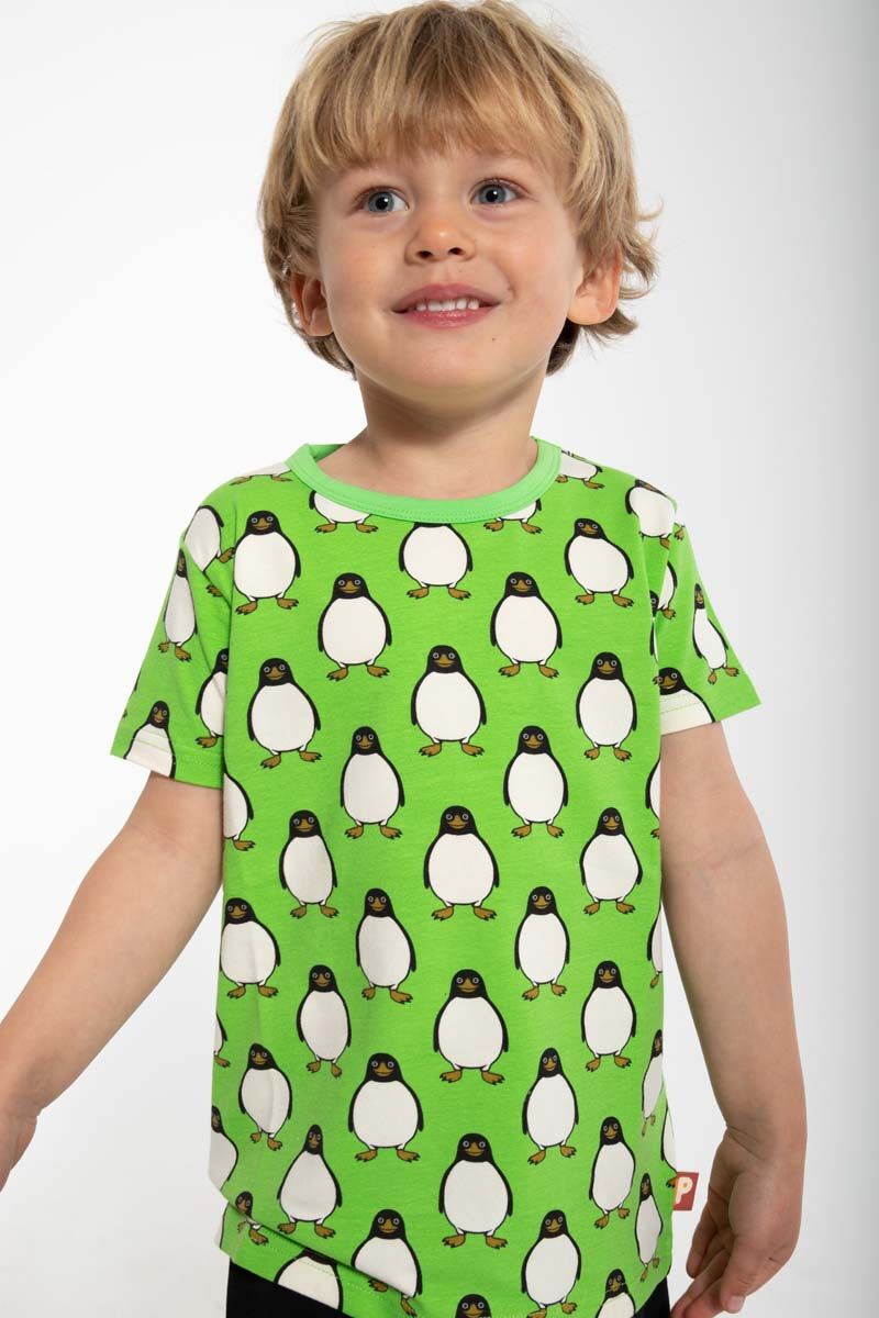 T-shirt til børn med pingvin