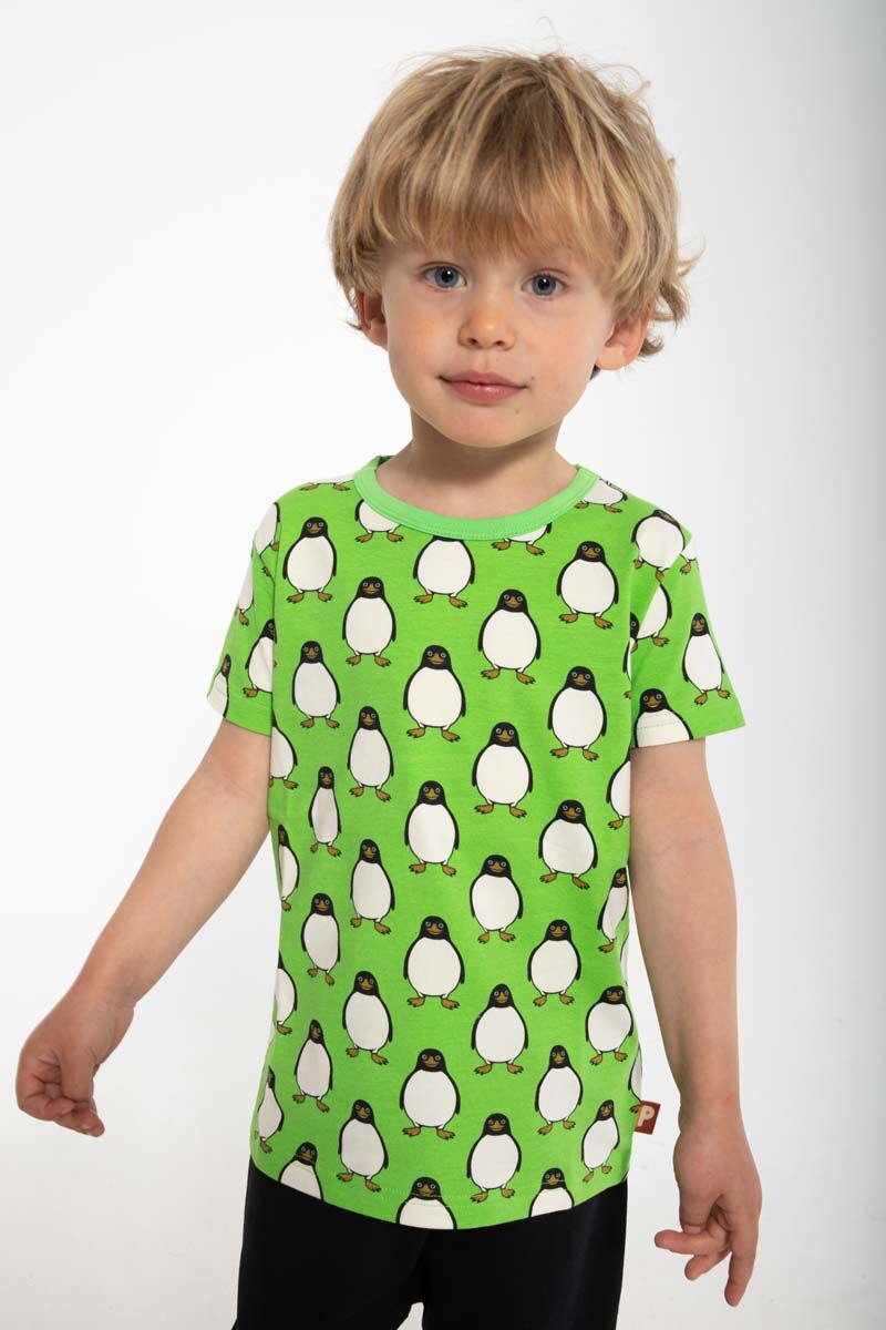 T-shirt til børn med pingvin