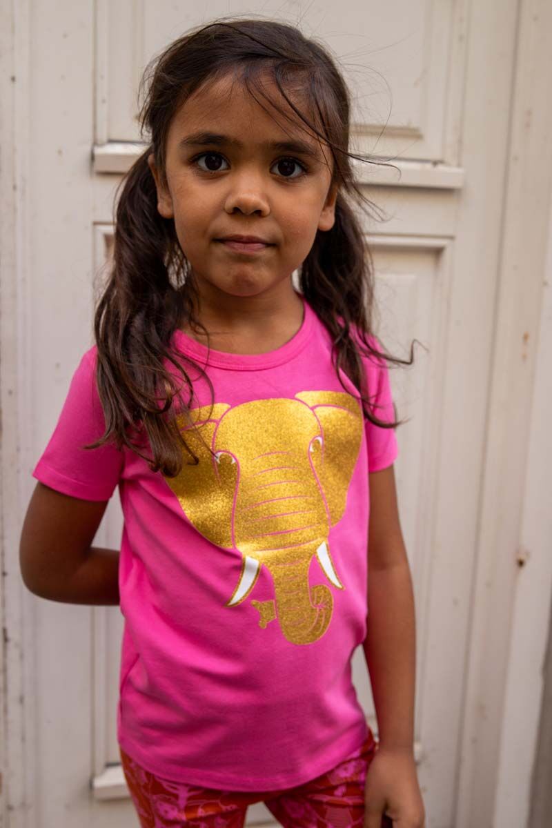 T-shirt til børn med elefant