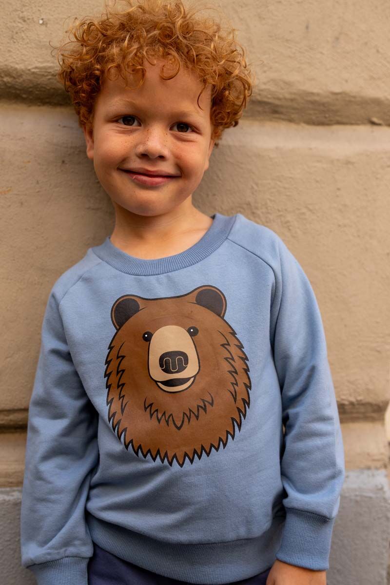 Sweater til børn med bjørn.