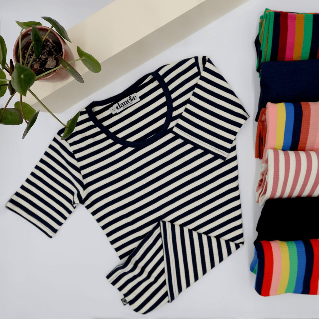 ESS - Danefriend Tee Dk Navy