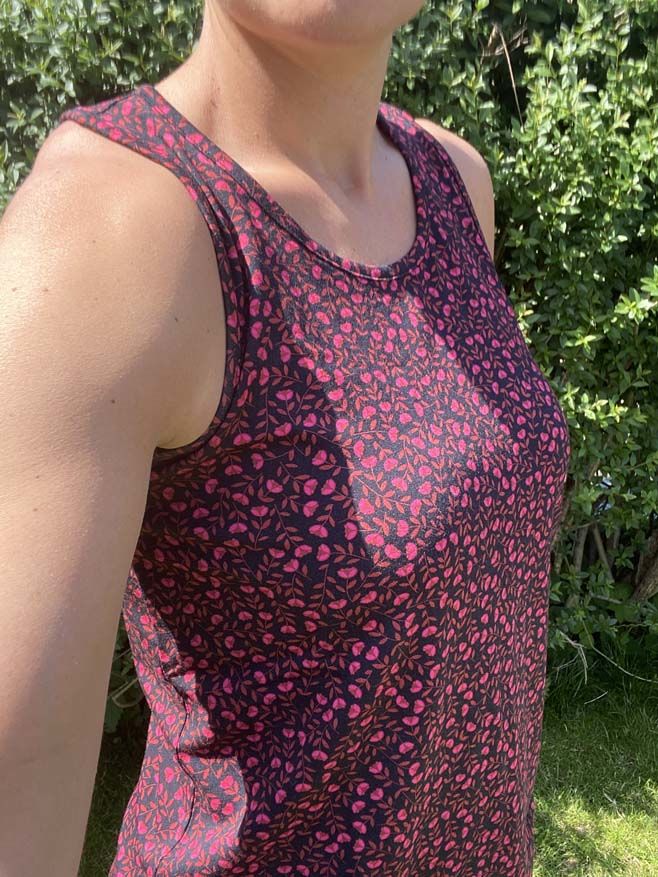 ESS - Workout Tanktop Dark Navy FLEURIE