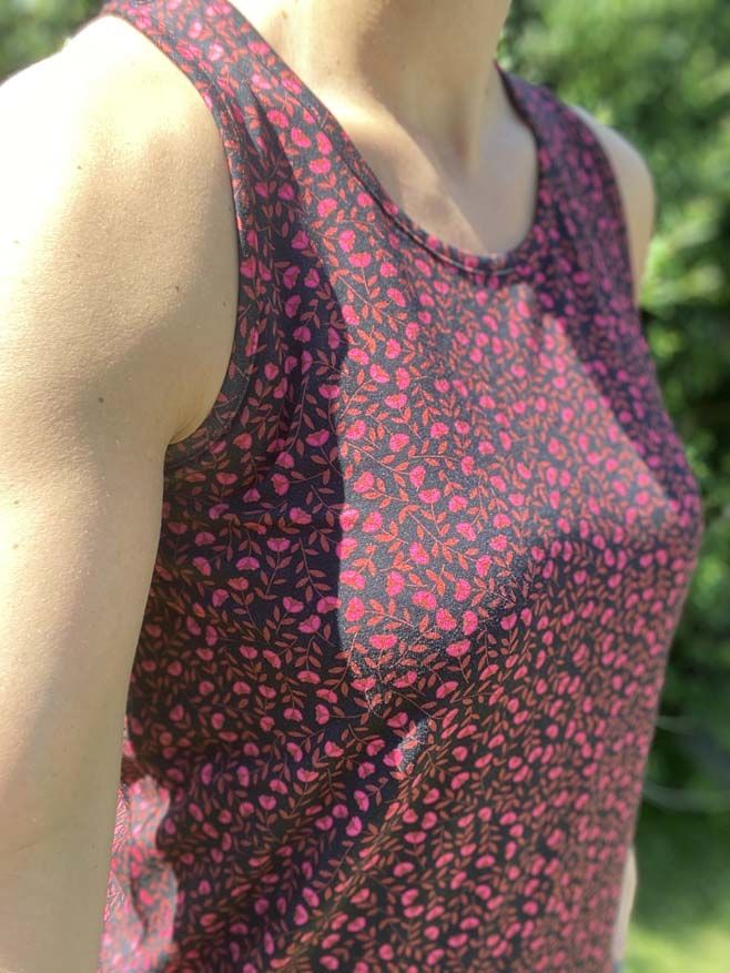 ESS - Workout Tanktop Dark Navy FLEURIE