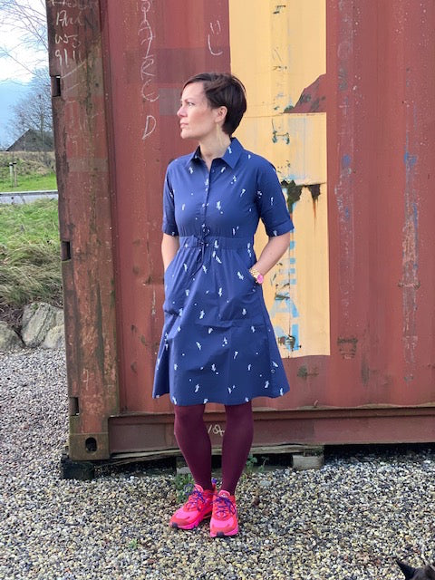 Danesusanne Poplin Dress Navy MARKBLOMST