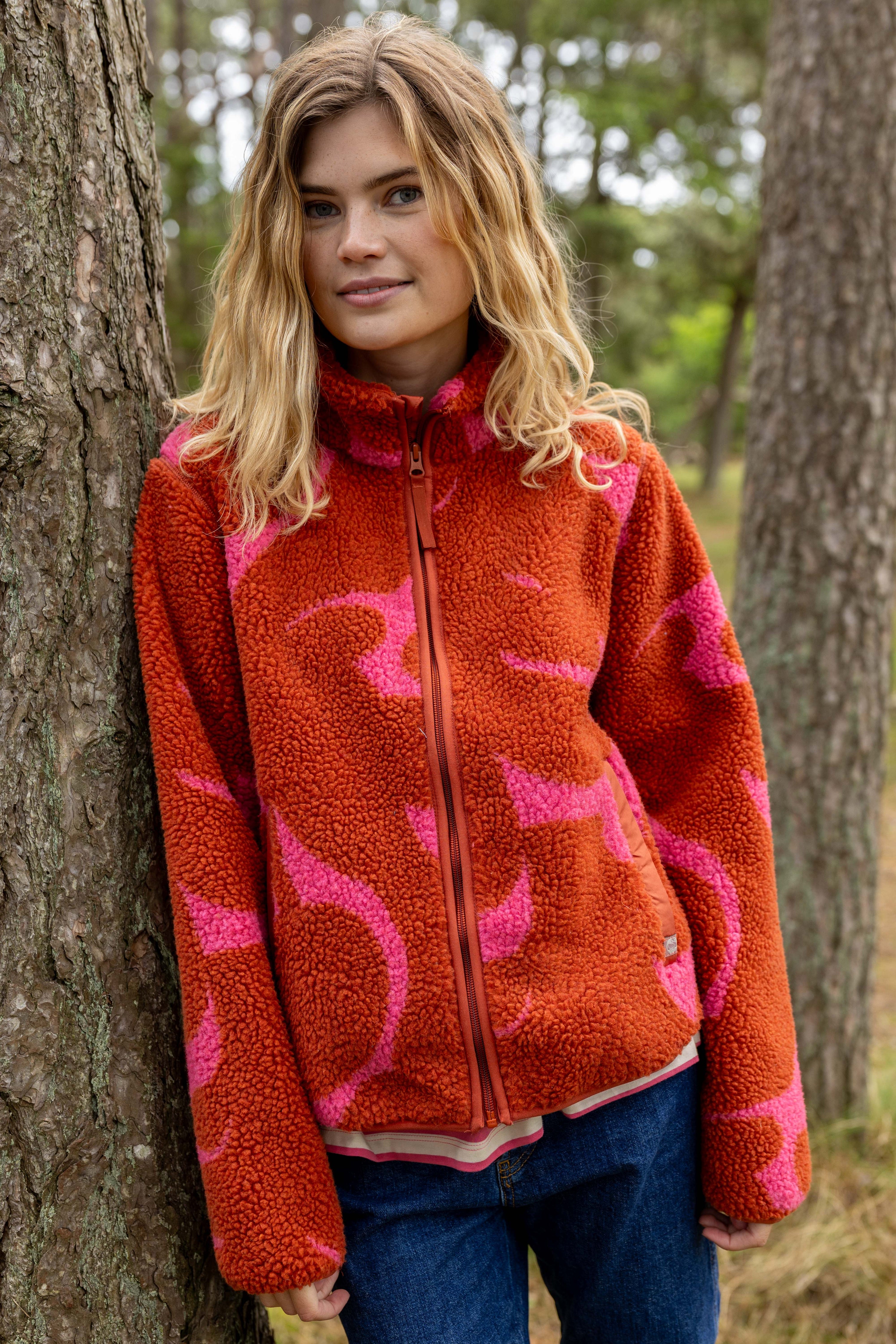 Find den perfekte fleece til damer – fleecejakker og fleeceveste til forårsgarderoben