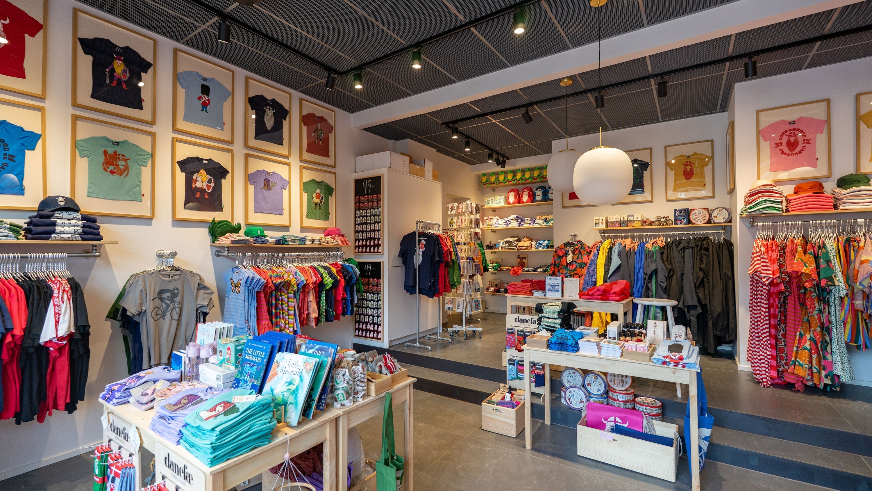 Besøg Danefæs nye souvenirbutik nær Nørreport! Nørre Voldgade 19, 1358 København