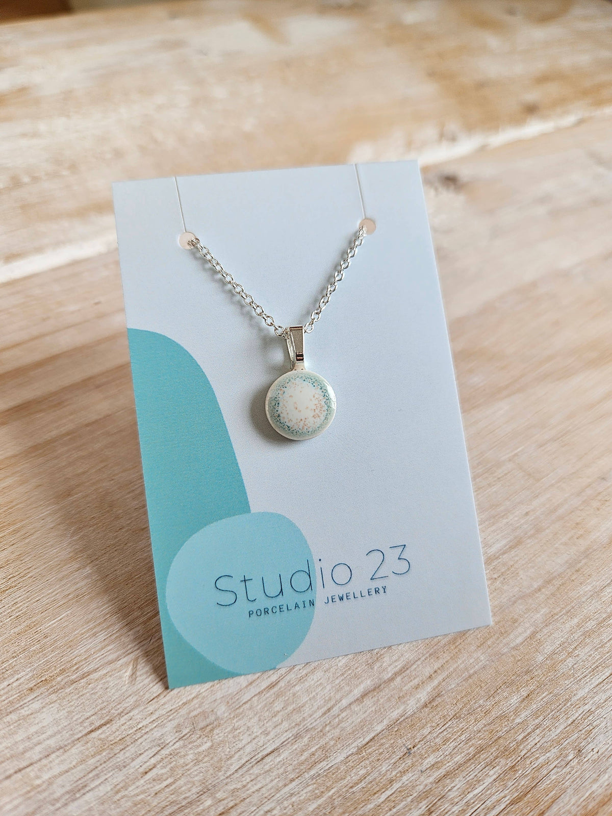 Pendant Circle: Blue Opal