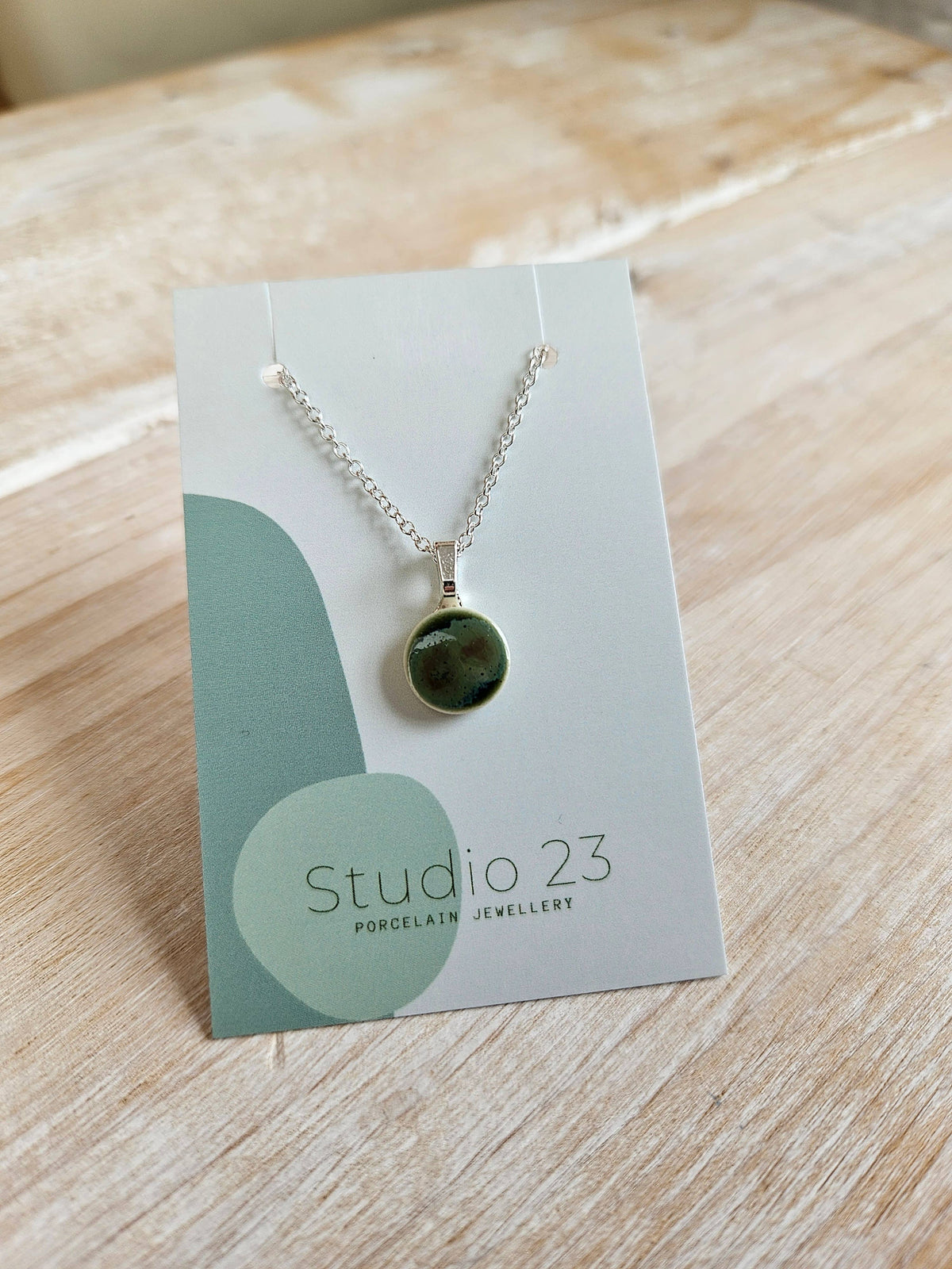 Pendant Circle: Blue Opal