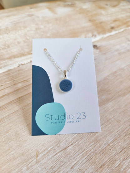 Studio 23 Pendant Circle Ivy