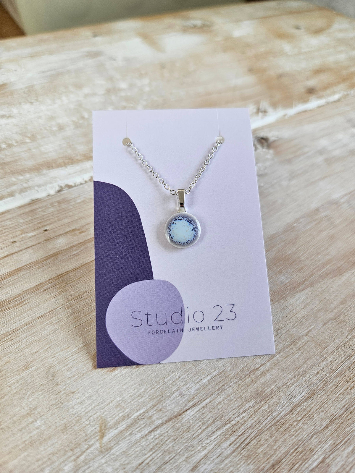 Pendant Circle: Blue Opal