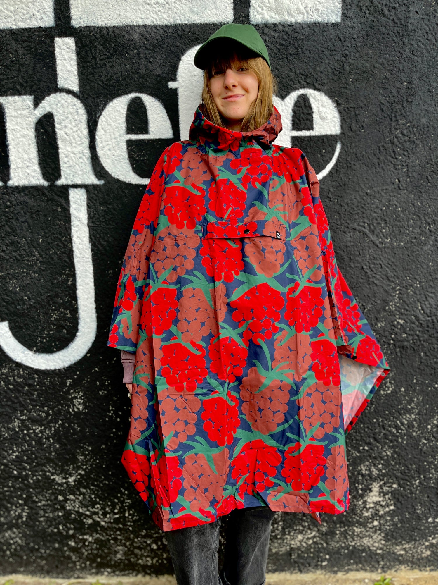 Danepackit Rainponcho Dk Red MAXIBERRY
