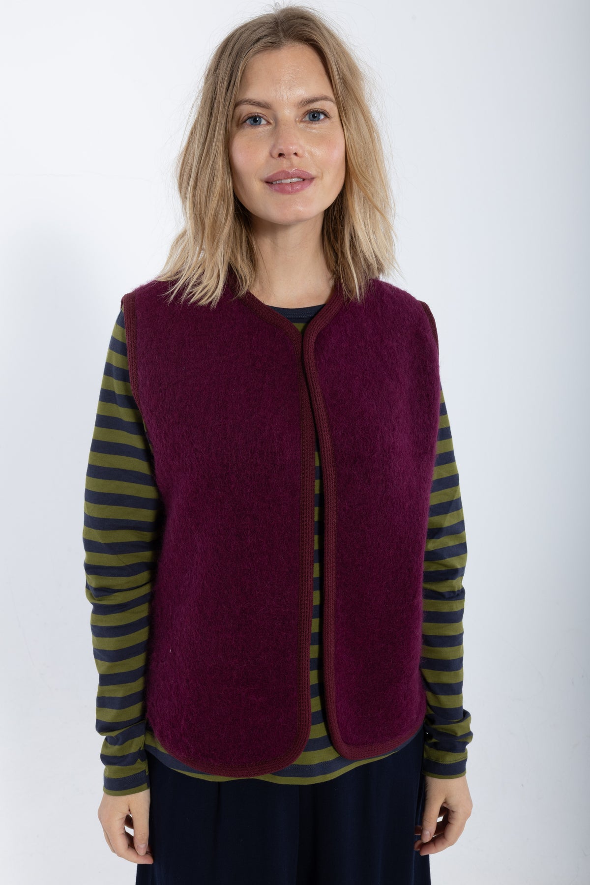 Danecobra Wool Vest Dark Wine