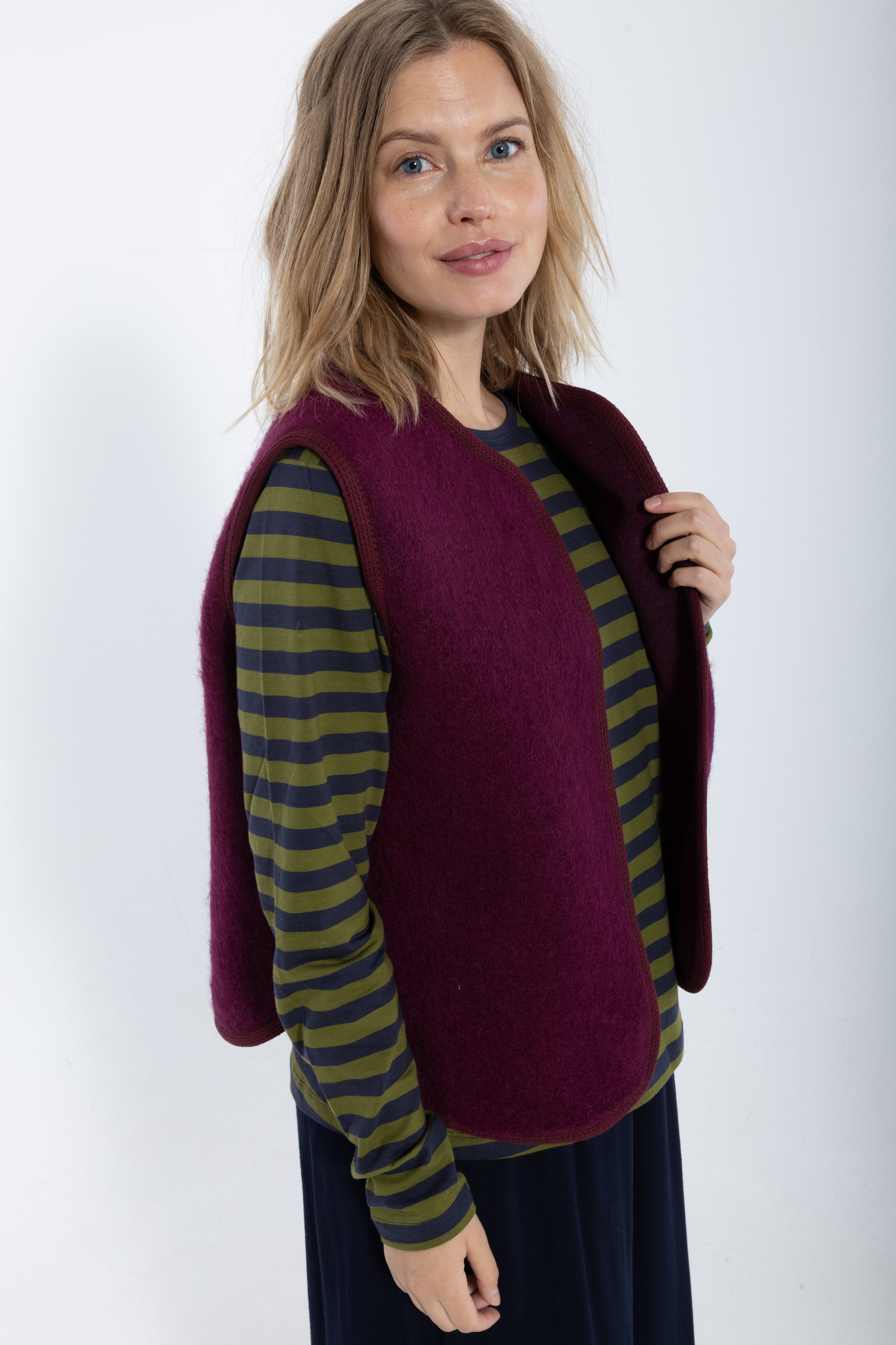 Danecobra Wool Vest Dark Wine