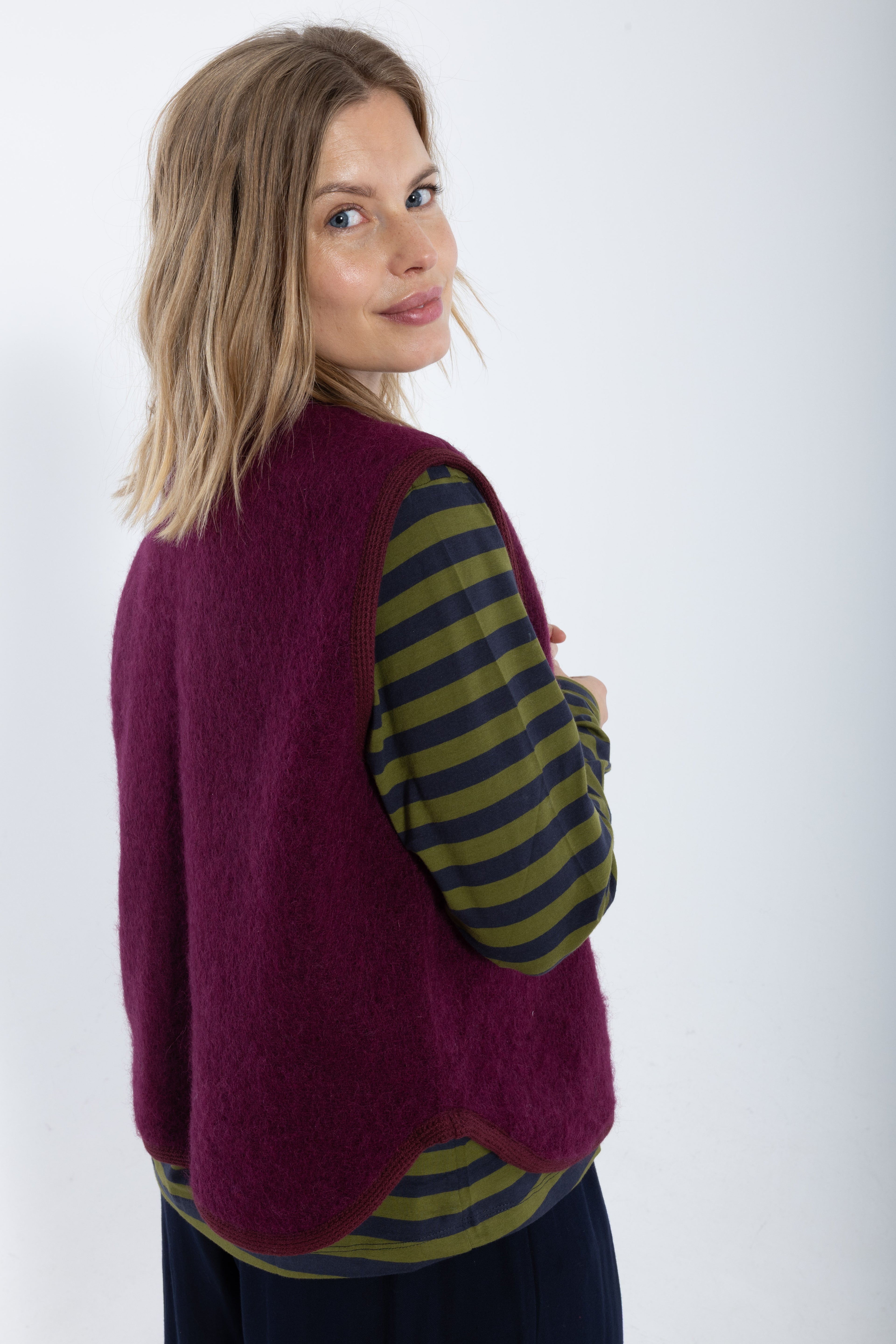 Danecobra Wool Vest Dark Wine