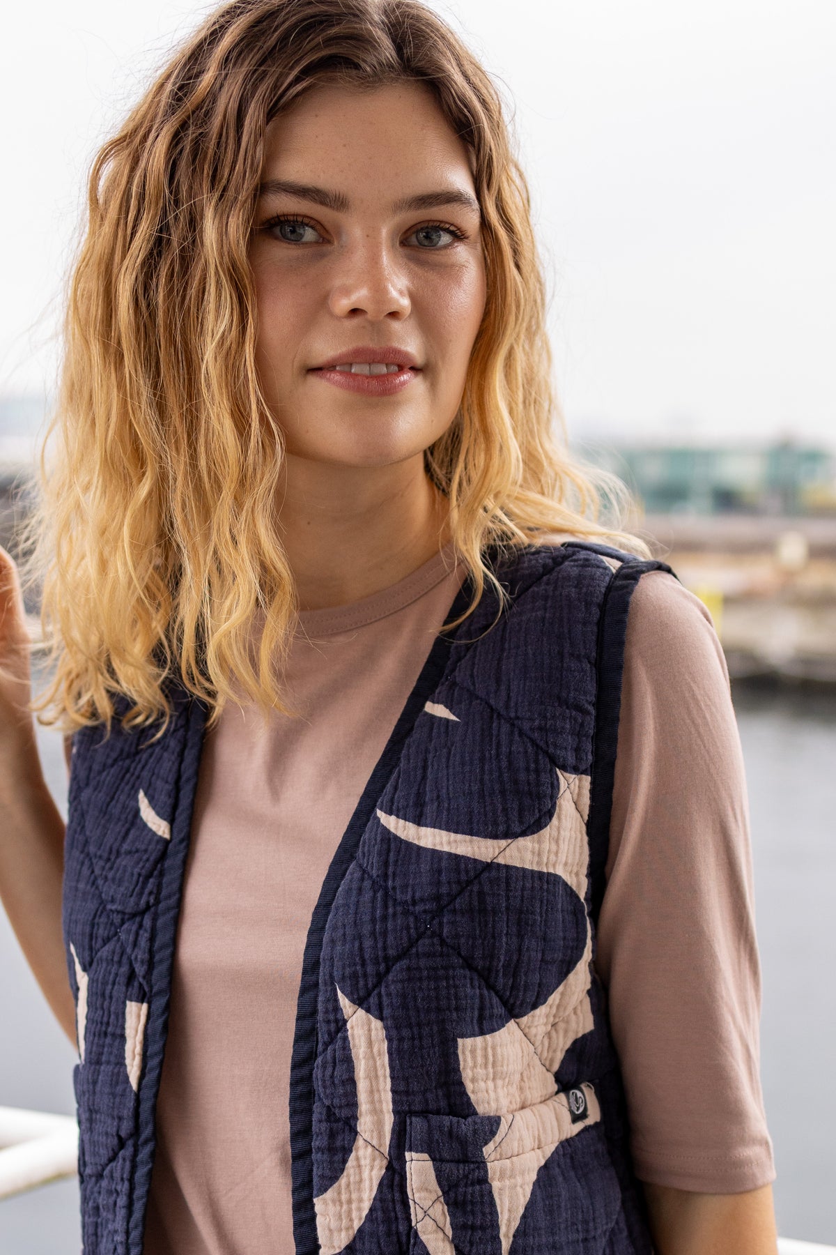 Daneblues Quilt Vest Dark Navy/Chalk TROPS