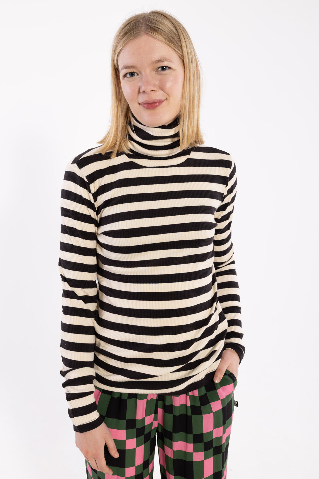 ESS - Danecozy Rollneck Chalk/Black