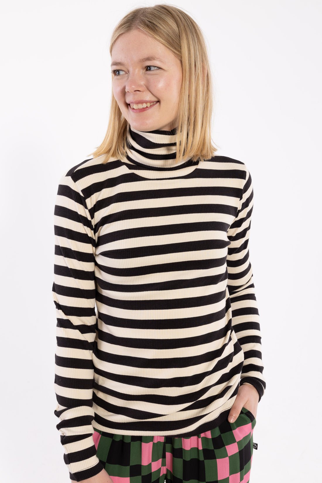 ESS - Danecozy Rollneck Chalk/Black