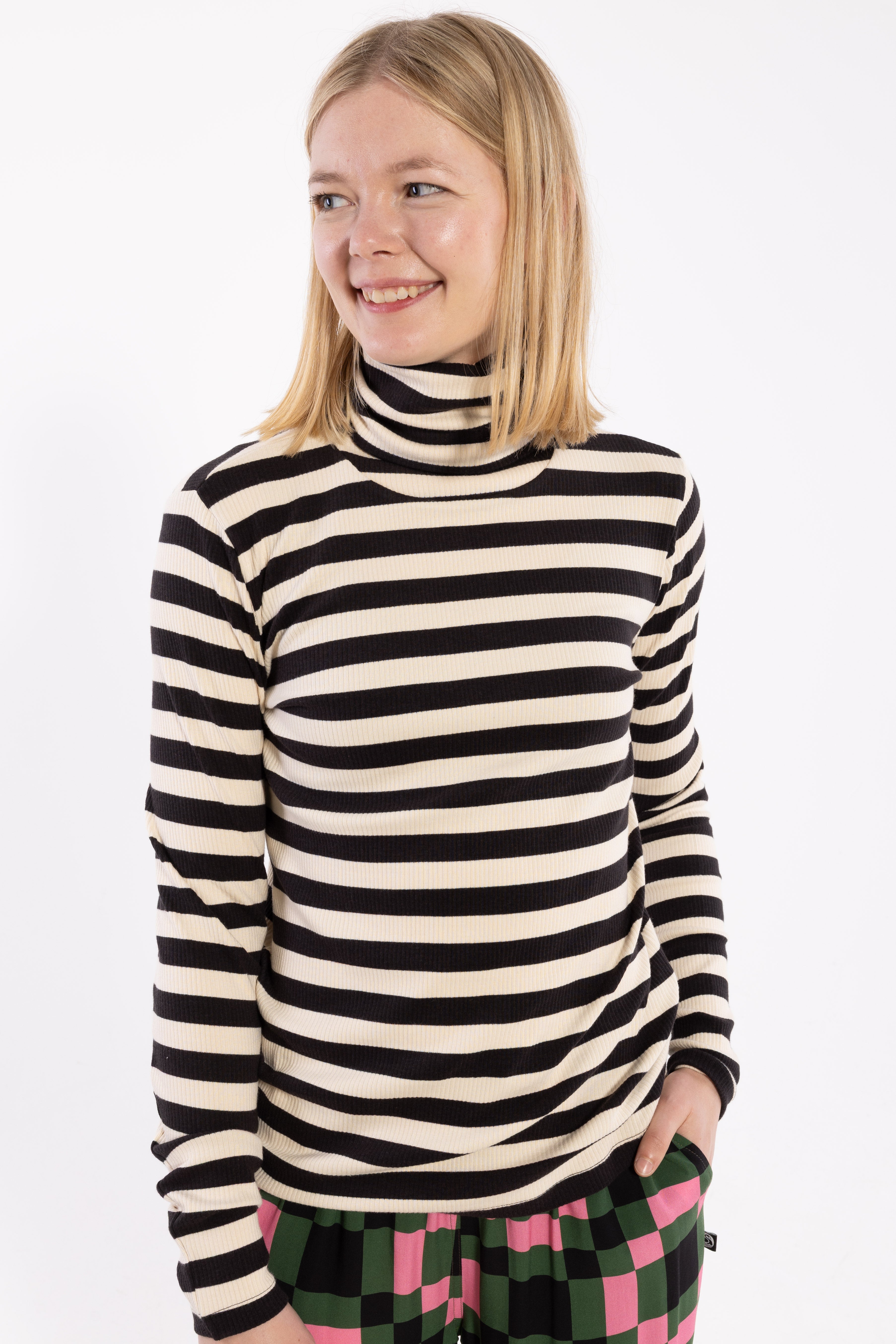 ESS - Danecozy Rollneck Chalk/Black