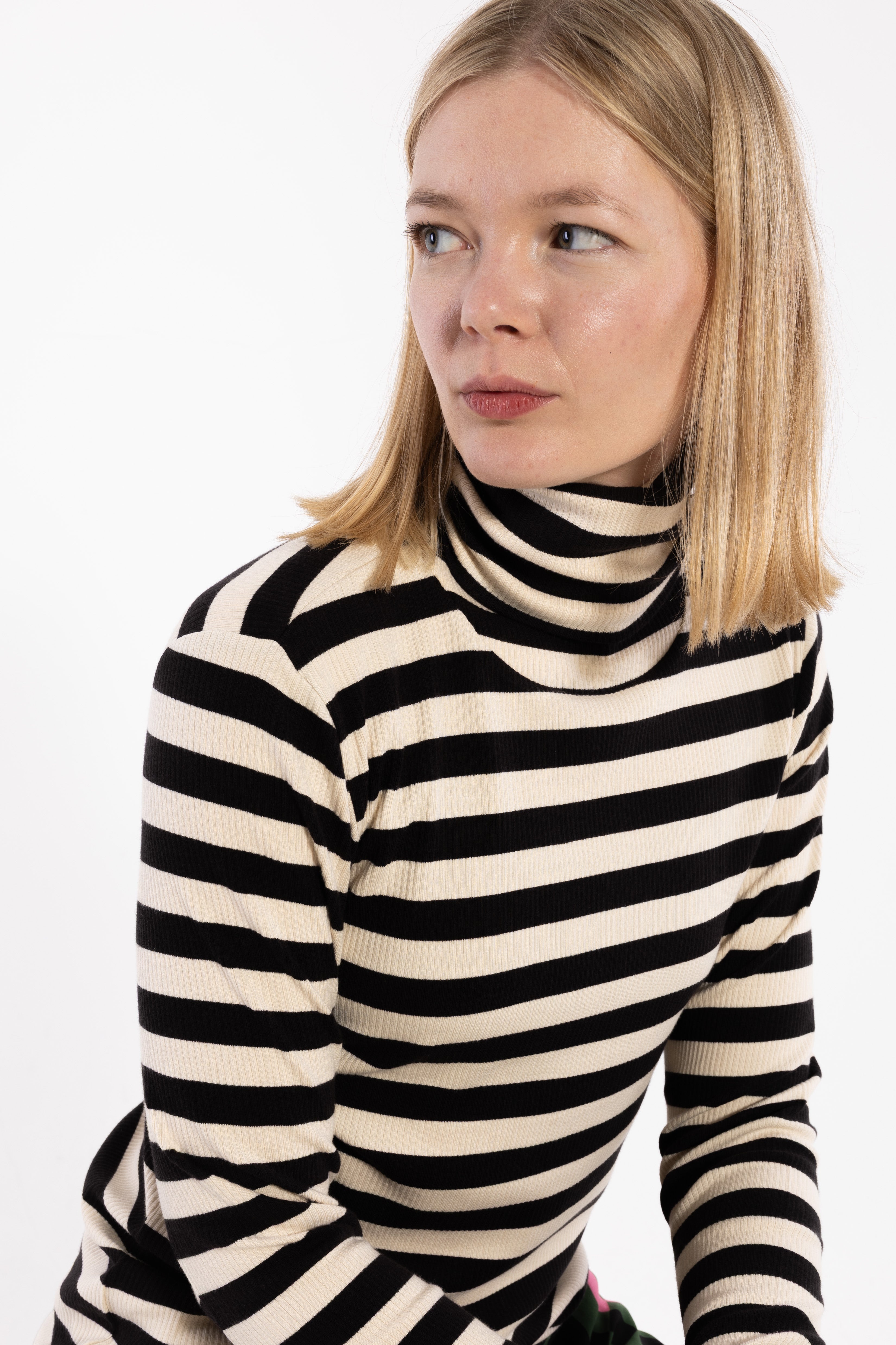 ESS - Danecozy Rollneck Chalk/Black