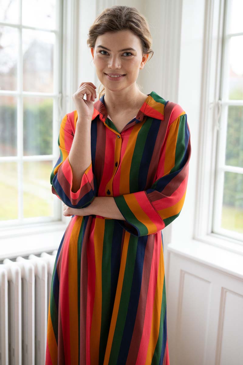 Daneharvest Viskosekleid Quantum