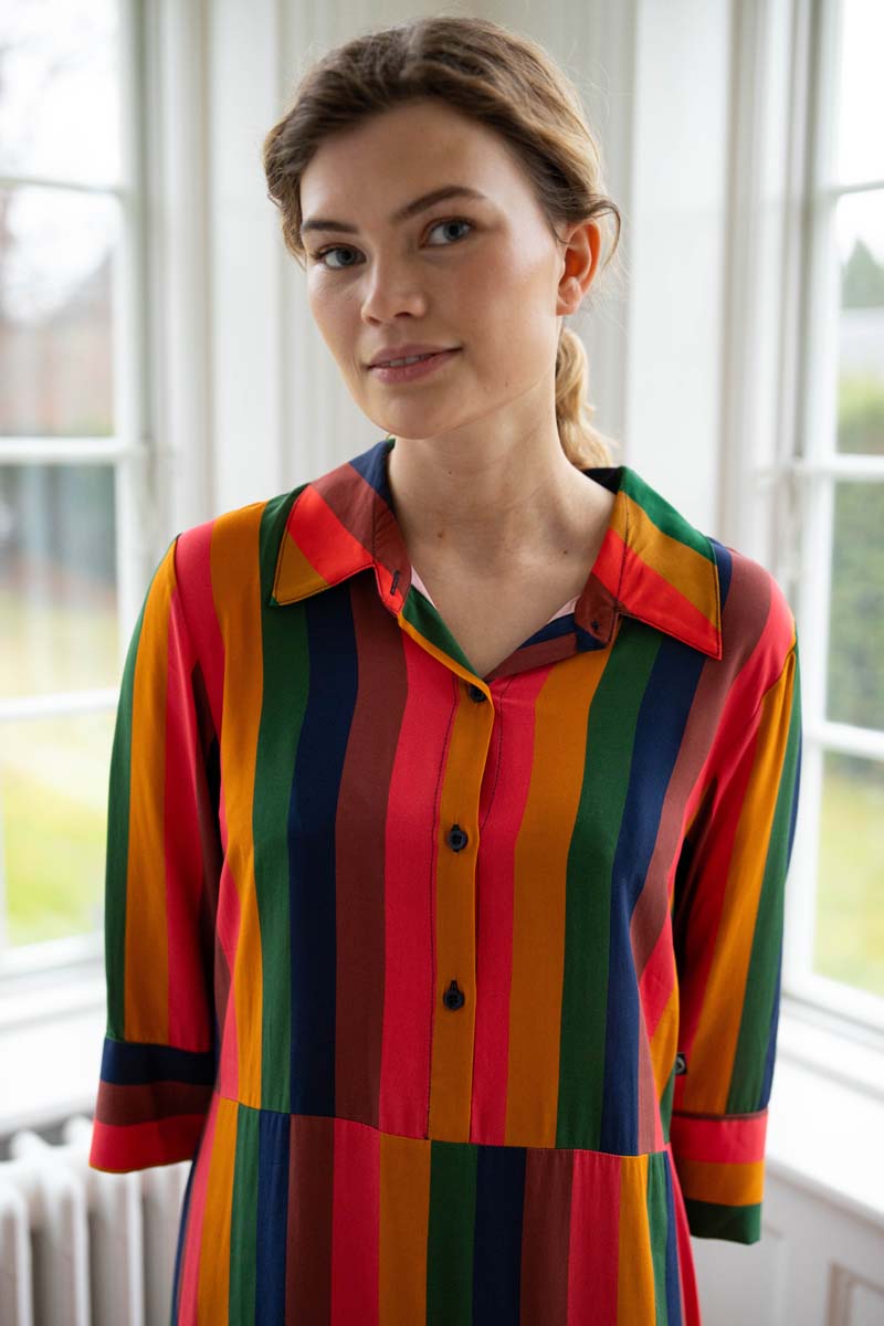 Daneharvest Viskosekleid Quantum