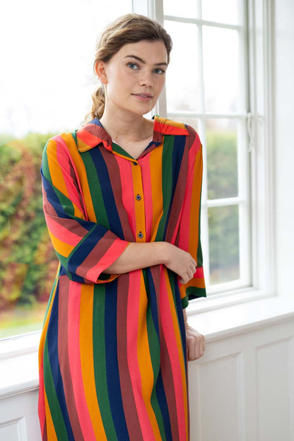 Daneharvest Viskosekleid Quantum