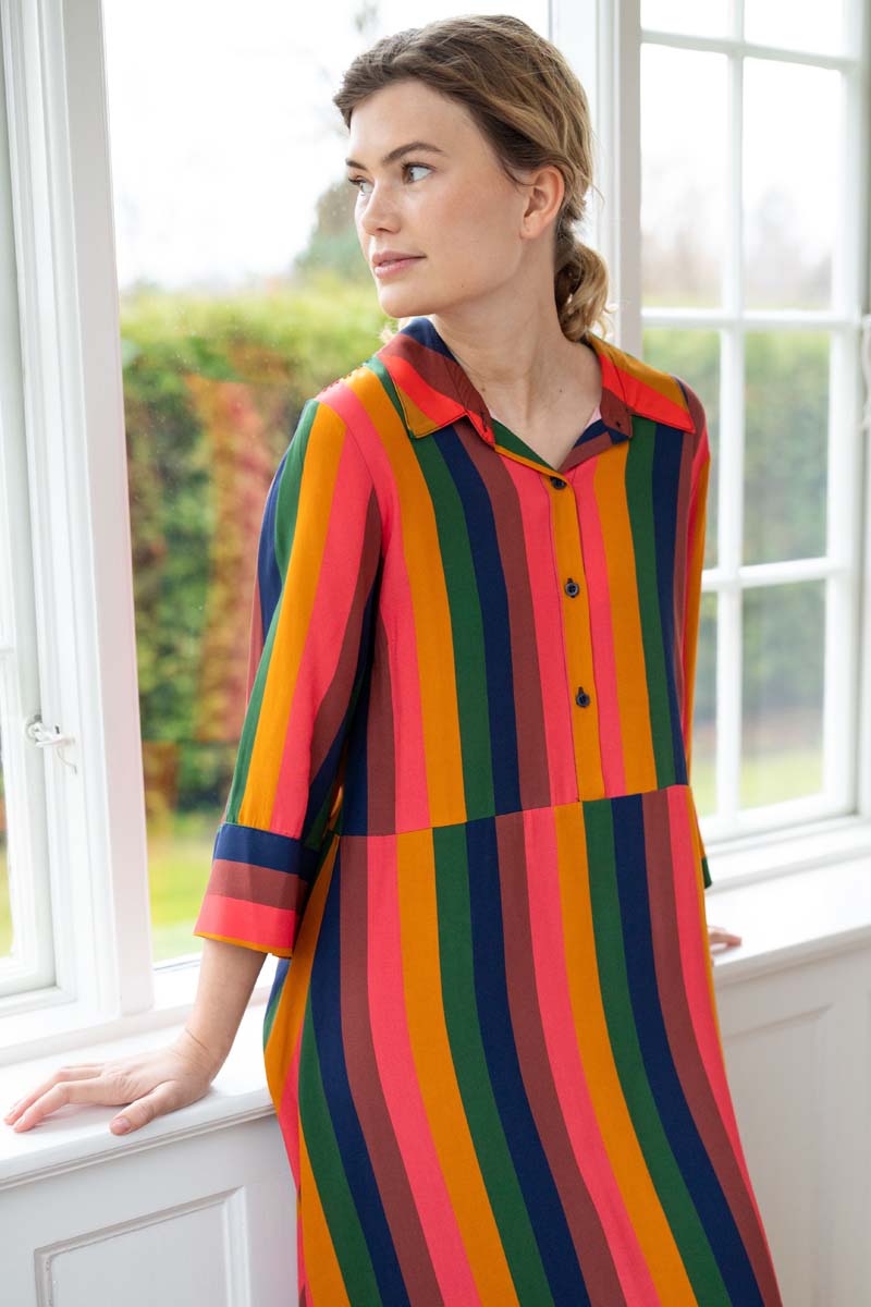 Daneharvest Viskosekleid Quantum