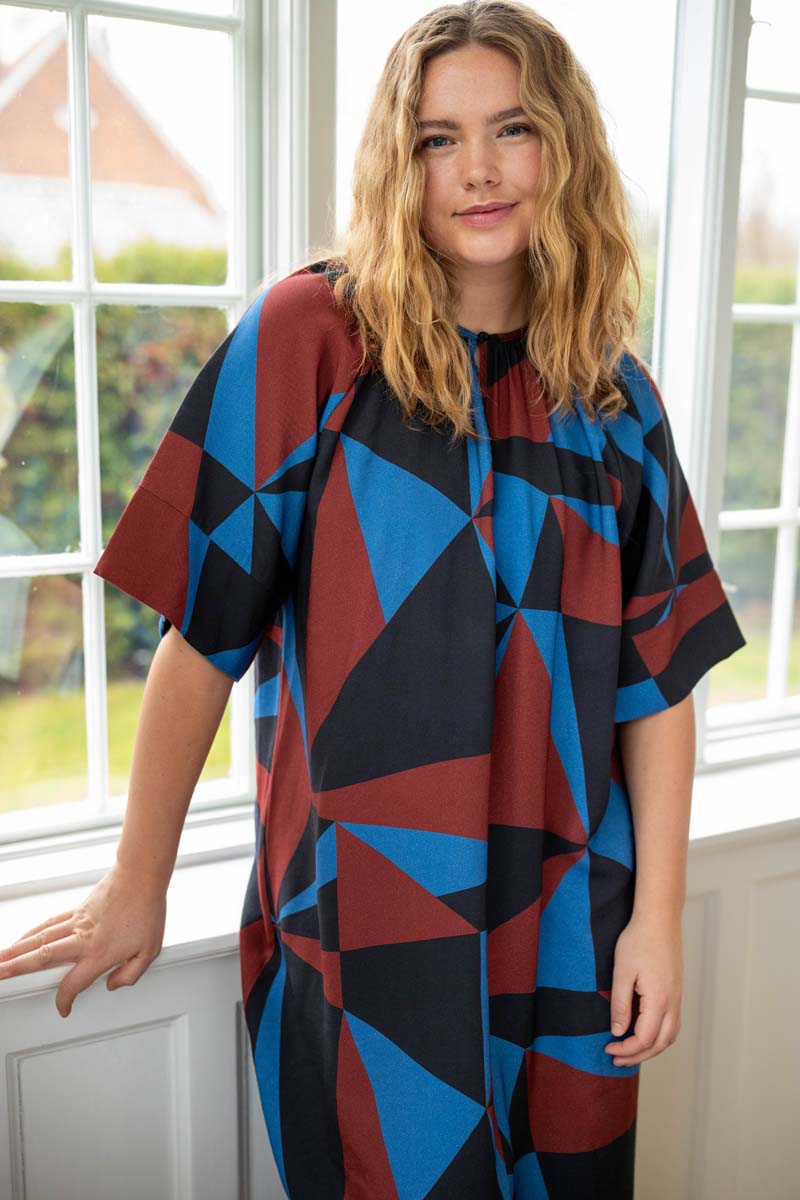 Skøn viscose kjole til dame.