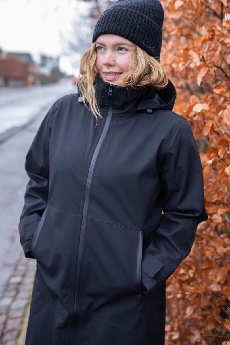 The Danedogwalker Raincoat Black