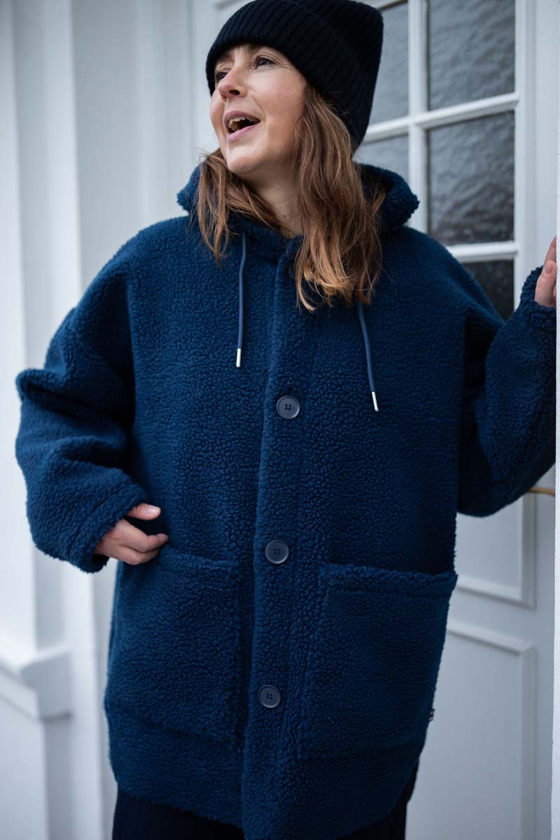 Fuzzy navyblå fleecejakke til kvinder